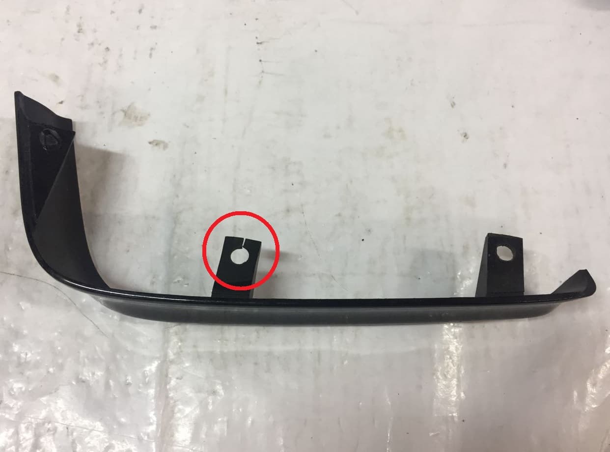 MOLDURA INFERIOR TRASEIRA COMPATIMENTO DIREITO HONDA GOLD — imagem 2