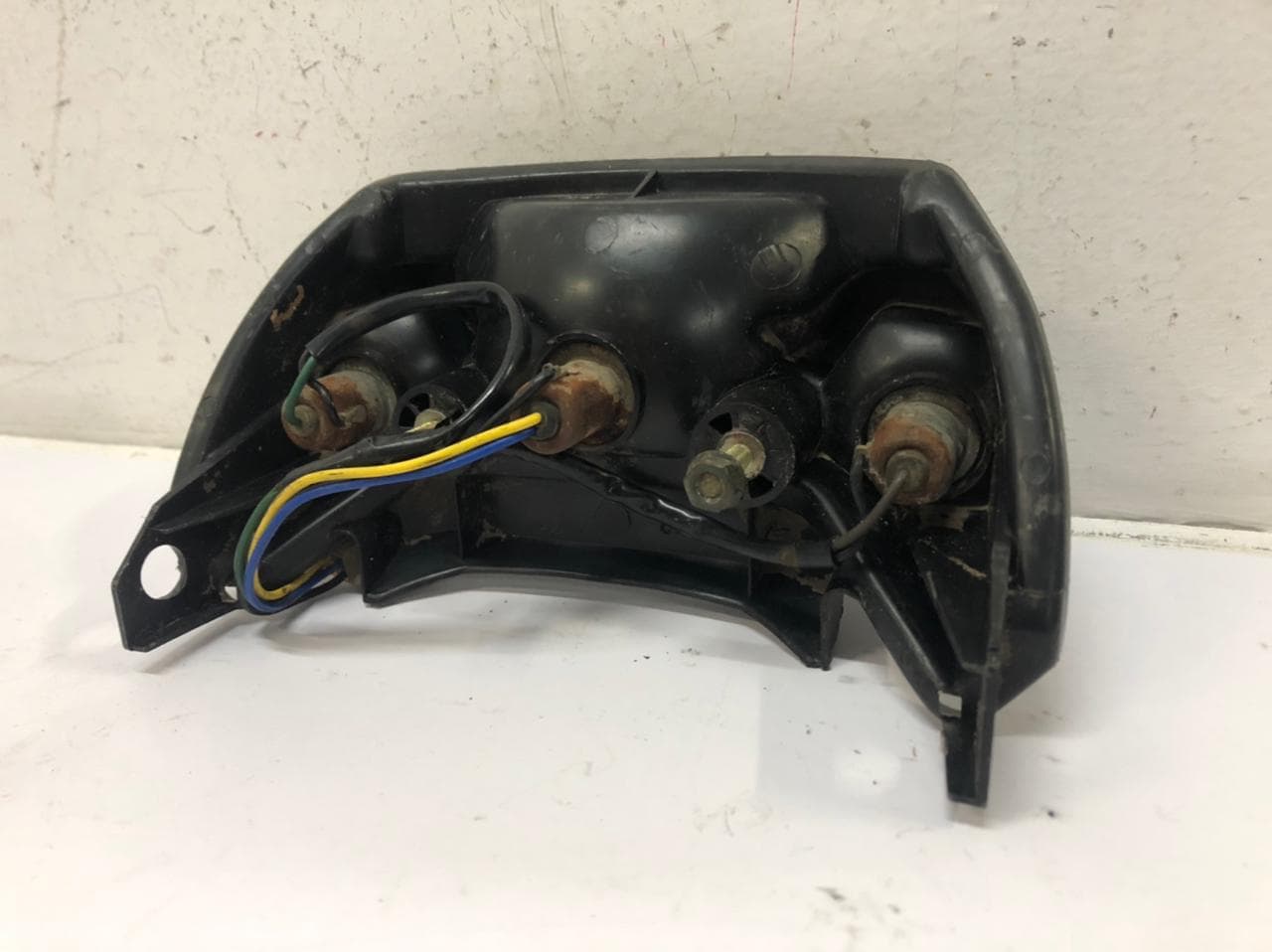BASE DA LANTERNA DE FREIO YAMAHA CRYPTON 105 1998 Á 2004 — imagem 6
