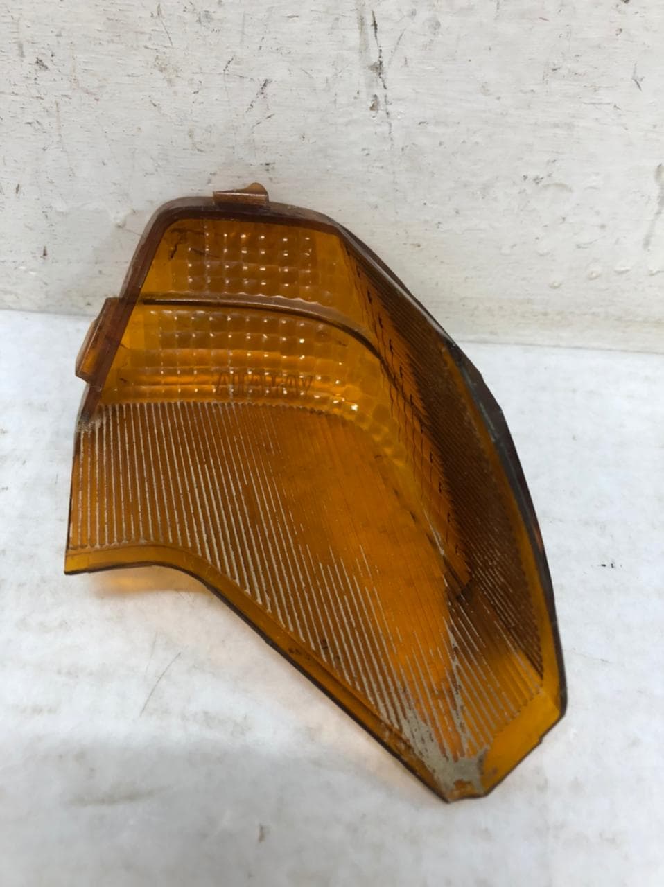 LENTE PISCA TRASEIRO ESQUERDO YAMAHA CRYPTON 105 1998 Á 2004 — imagem 2