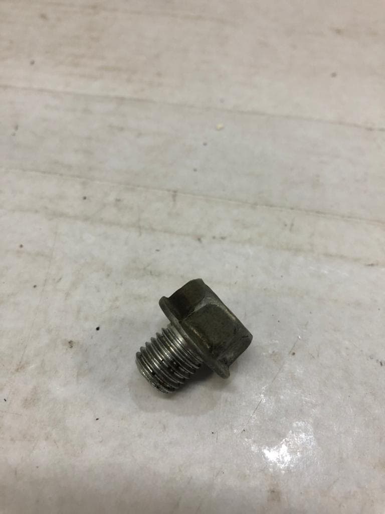 BUJÃO DE ÓLEO YAMAHA CRYPTON 105 1998 Á 2004 — imagem 2