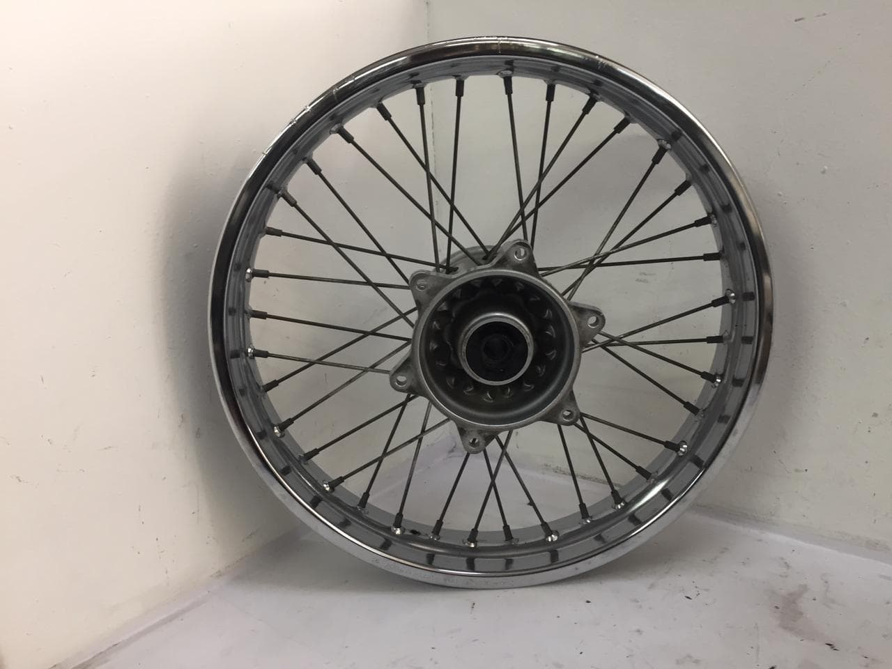 RODA TRASEIRA HONDA BROS 160 2016 À 2020 ''FREIO À DISCO'' — imagem 3