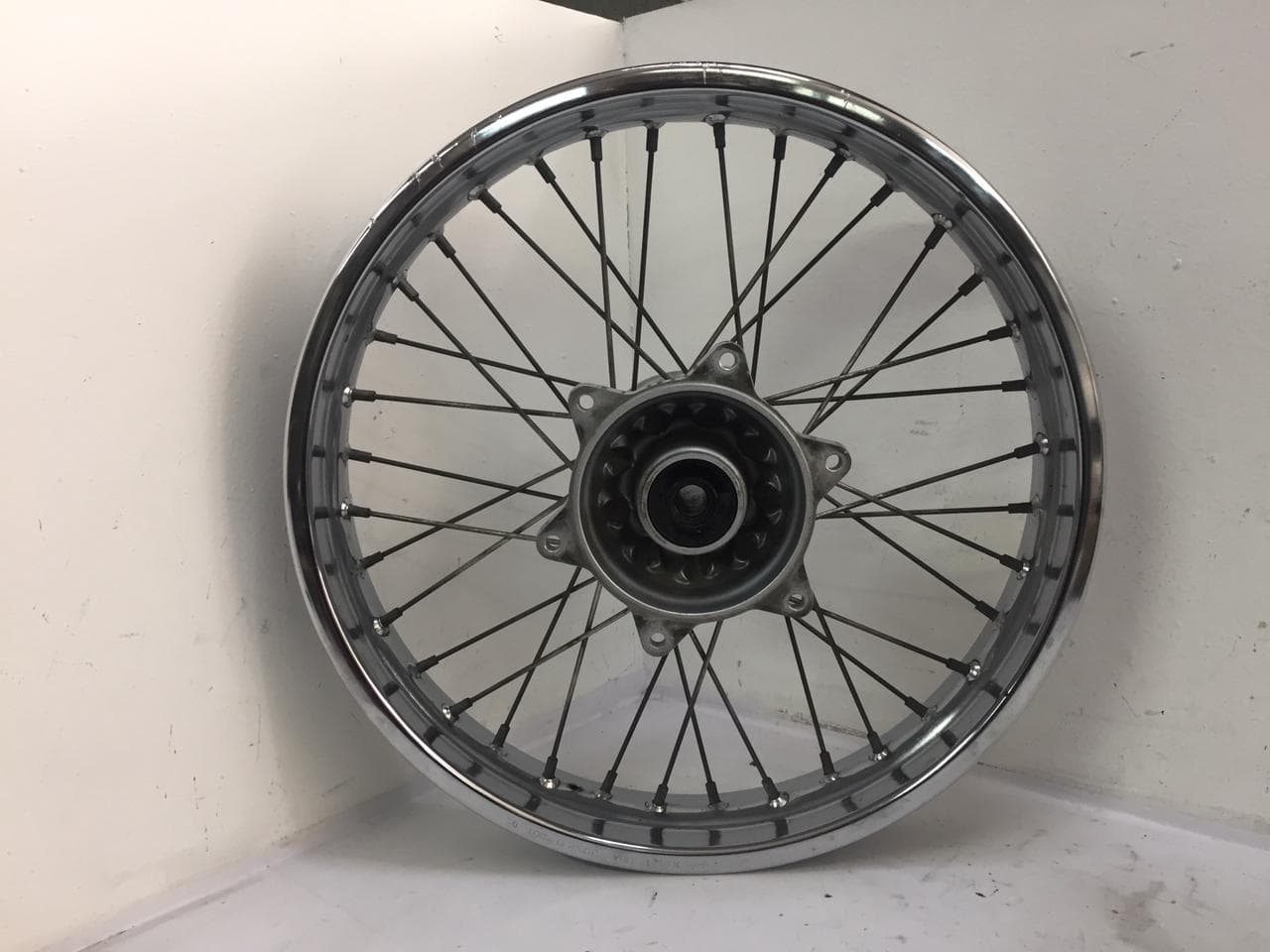 RODA TRASEIRA HONDA BROS 160 2016 À 2020 ''FREIO À DISCO'' — imagem 2