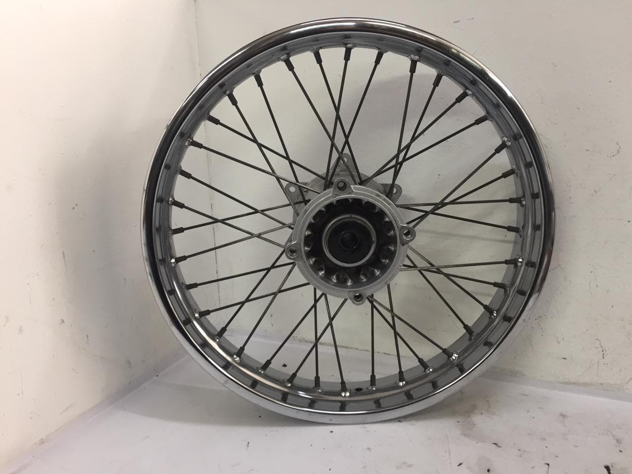 RODA TRASEIRA HONDA BROS 160 2016 À 2020 ''FREIO À DISCO'' — imagem 4