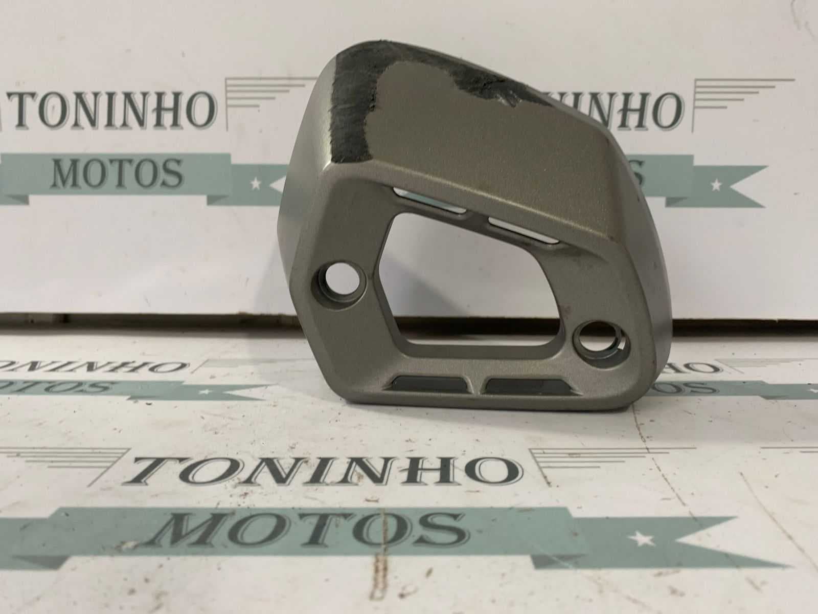 ACABAMENTO DA PONTEIRA DE DESCARGA HONDA CB300F 2023