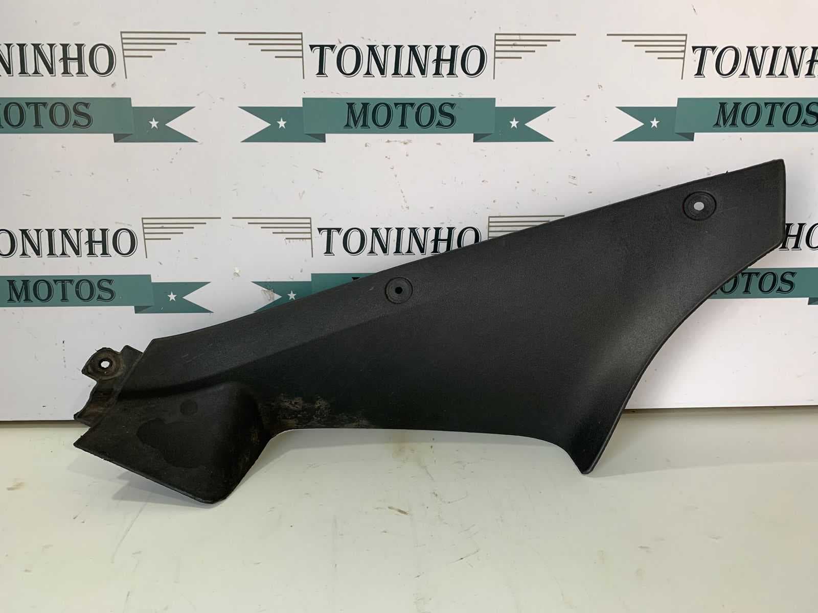 ACABAMENTO INTERNO INFERIOR DIREITO TRIUMPH SPRINT ST 1050