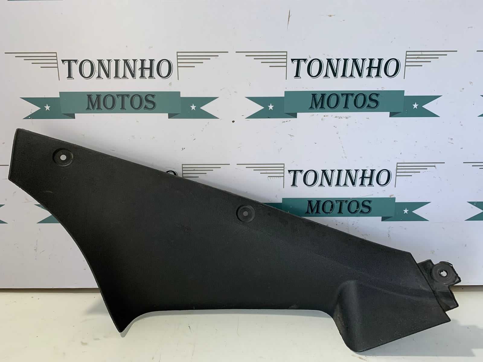 ACABAMENTO INTERNO ESQUERDO TRIUMPH SPRINT ST 1050 2005