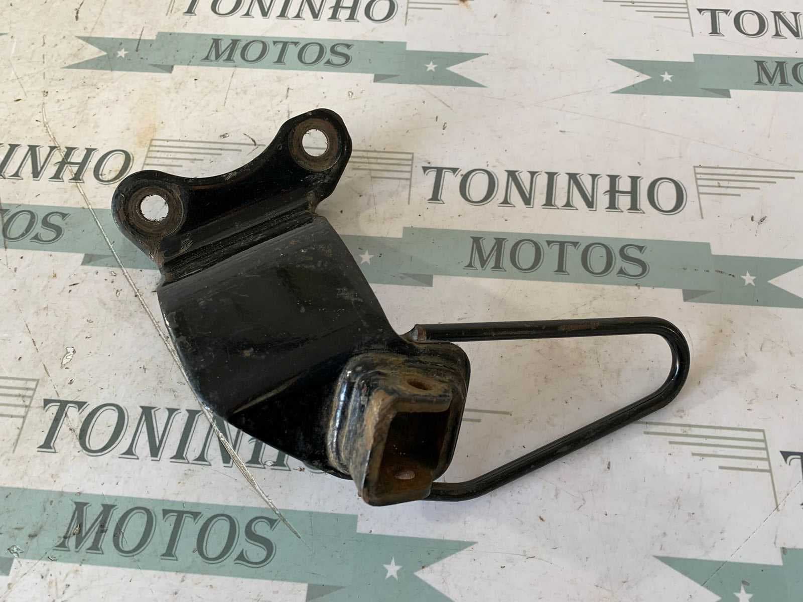 SUPORTE DE PEDALEIRA DIANTEIRO DIREITO HONDA SHADOW 750 2013