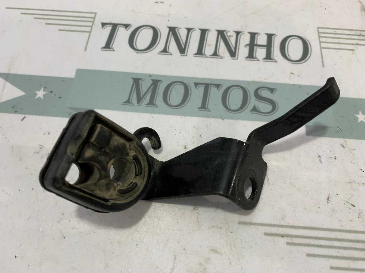 SUPORTE PISCA TRASEIRO DIREITO HONDA BROS 125 / BROS 150