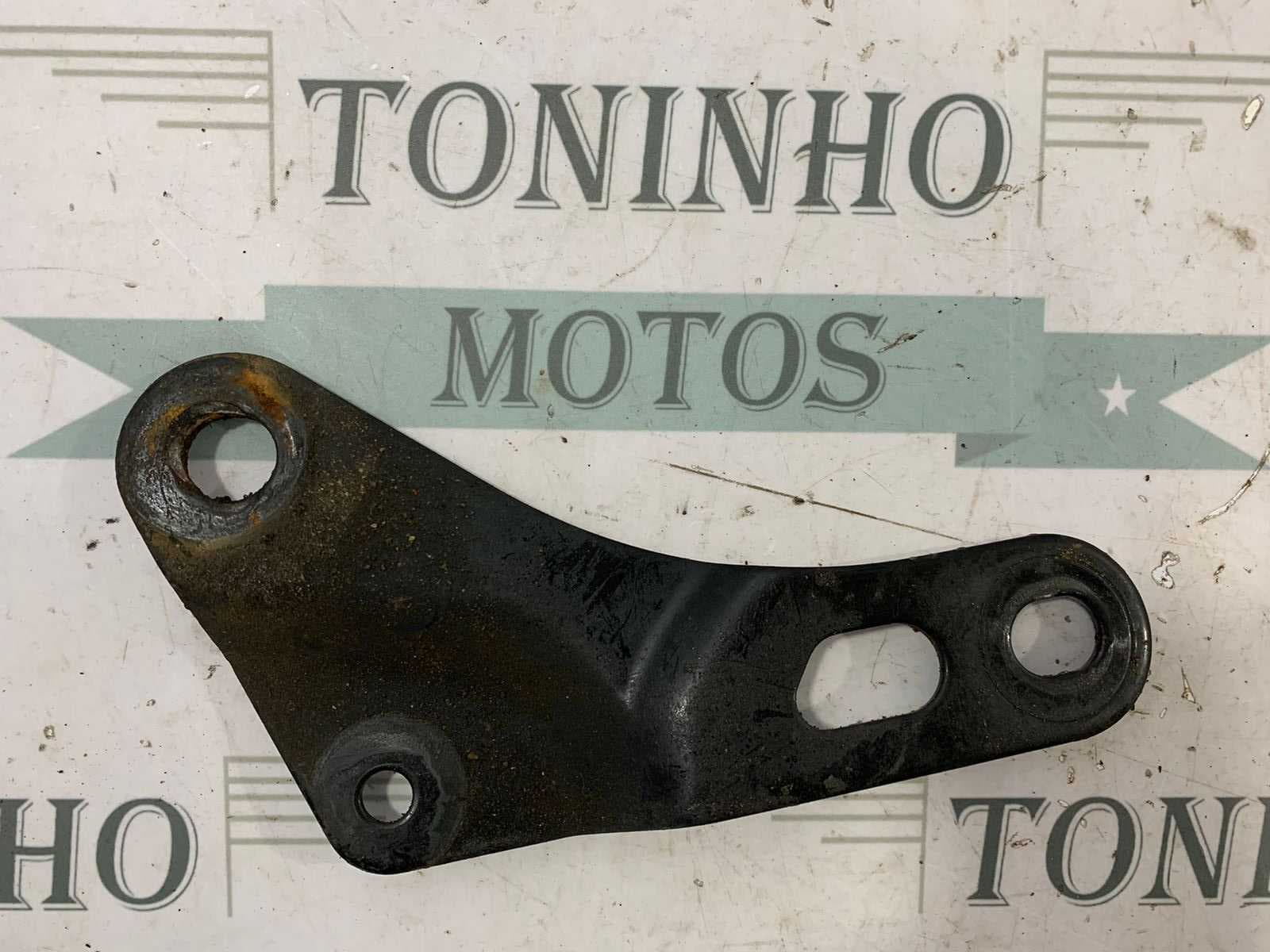 SUPORTE DO ESCAPAMENTO YAMAHA CRYPTON 115 2010 Á 2016