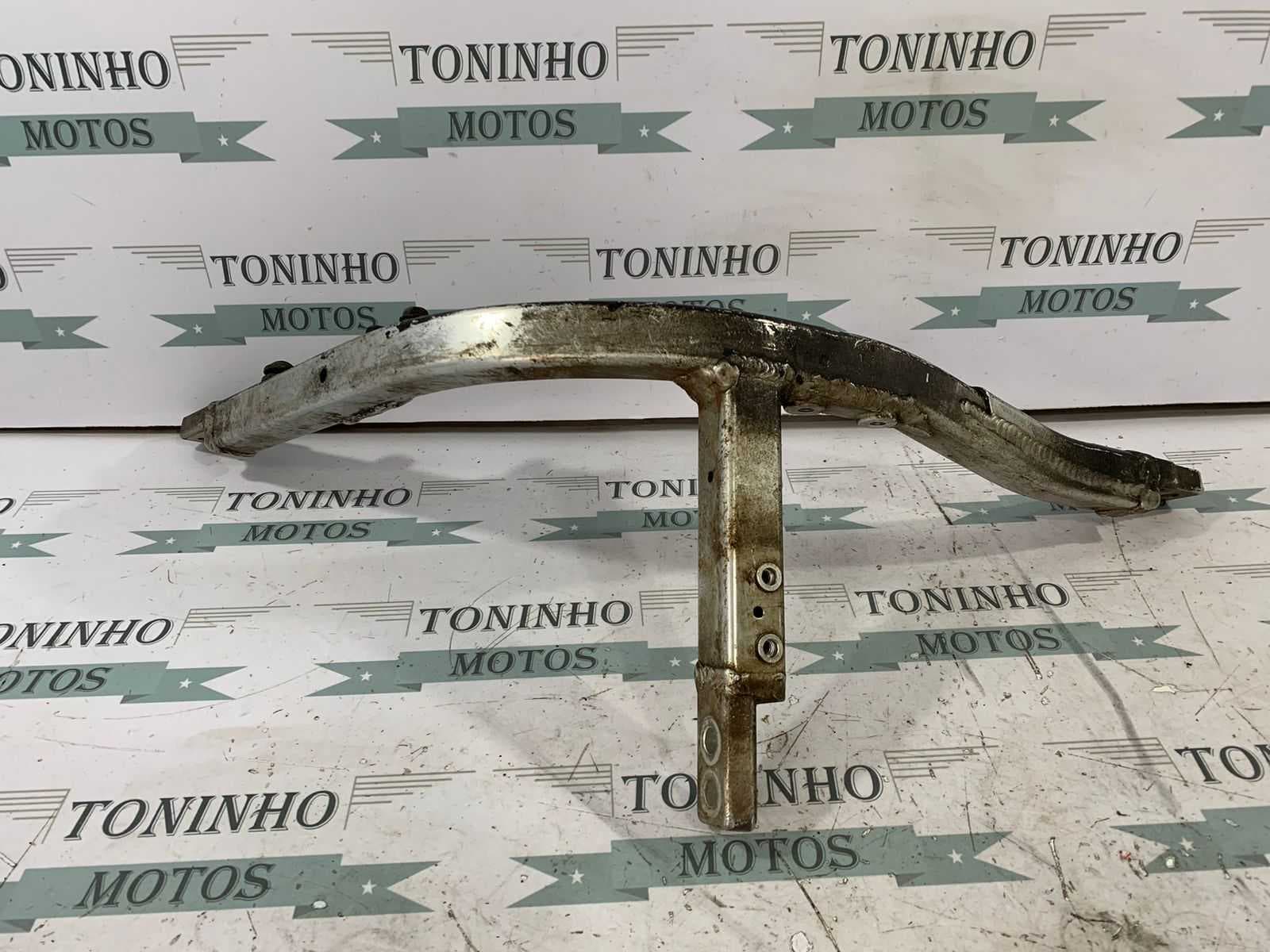 SUPORTE DO CHASSI LADO ESQUERDO SUZUKI GSXR1100 1993 Á 1996
