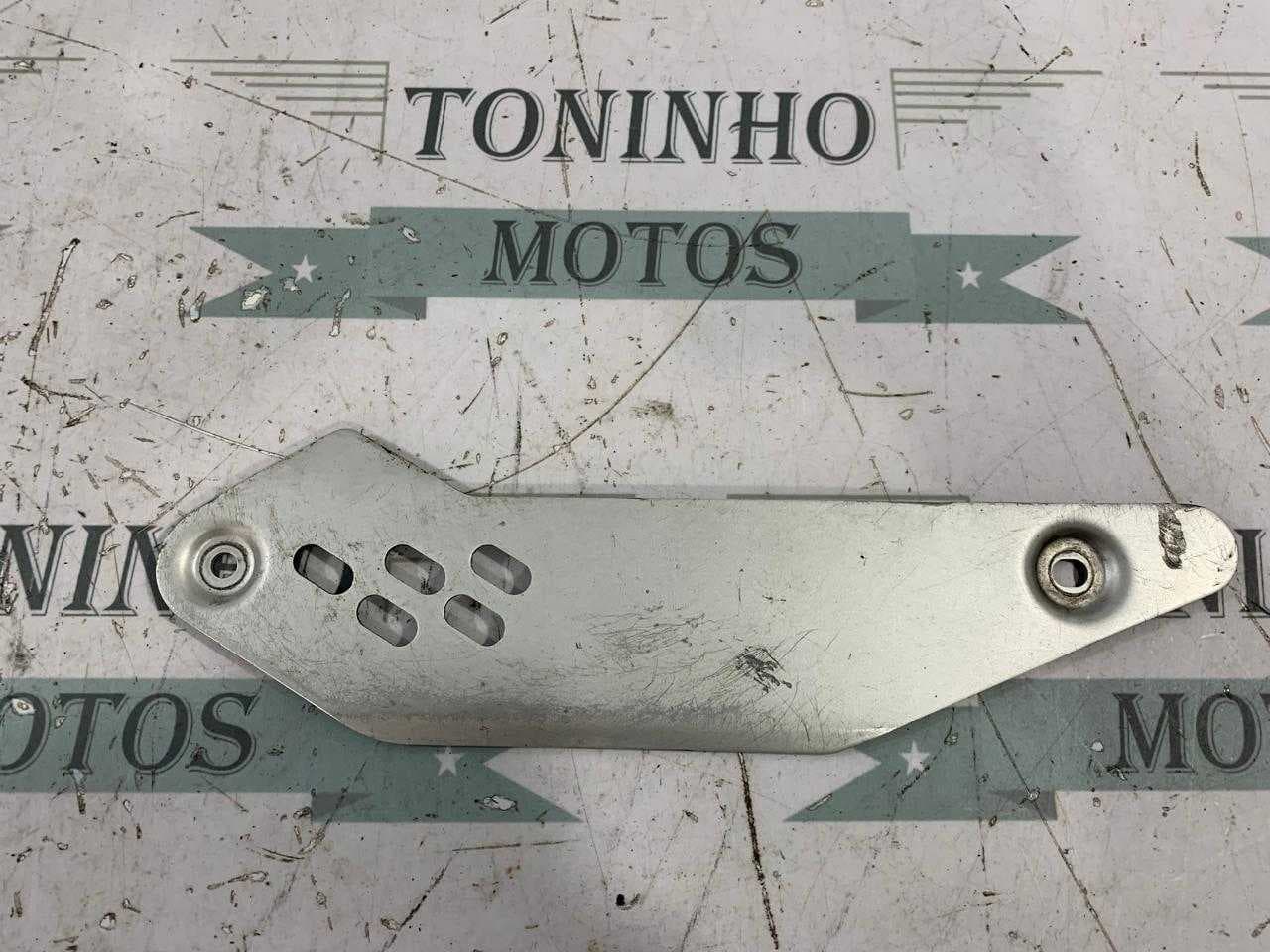 ACABAMENTO PEDALEIRA DIANTEIRA ESQUERDA KAWASAKI ER-6N/NINJA
