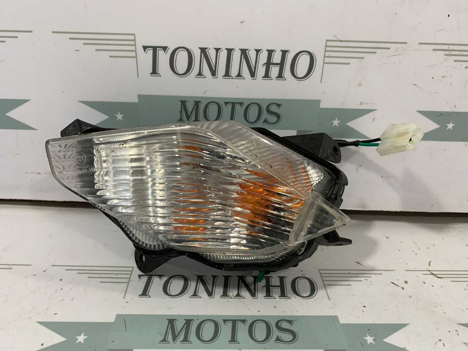 PISCA TRASEIRO LADO DIREITO YAMAHA T-MAX 530 2012 Á 2017