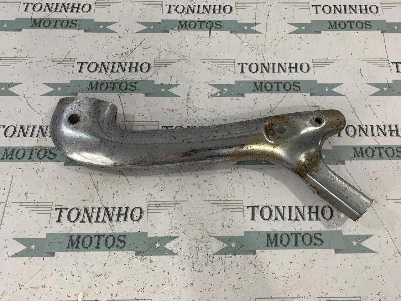 SUPORTE / ACABAMENTO DIREITO SISSY BAR HYOSUNG CRUISE 125 II