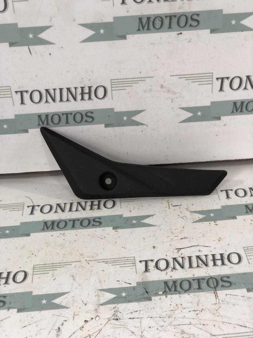 ACABAMENTO DA BOLHA /PARBRISA DIREITO YAMAHA T-MAX 530 2012