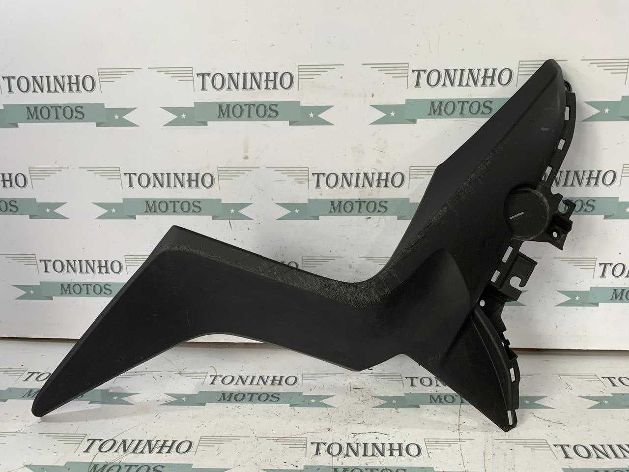 CARENAGEM FRONTAL LATERAL DO PISCA DIREITO YAMAHA X-MAX 250