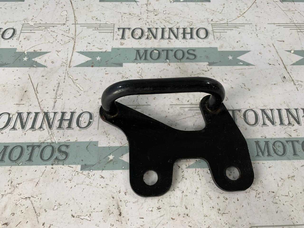 ALÇA TRASEIRA DAFRA APACHE 150 ESTACIONAMENTO LADO ESQUERDO