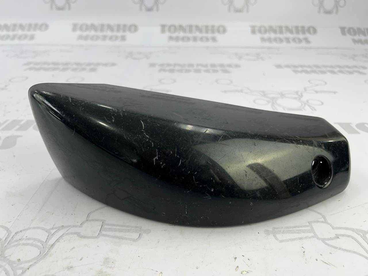 TAMPA INFERIOR BANCO ESQUERDO YAMAHA XVS 950 MIDNIGHT STAR