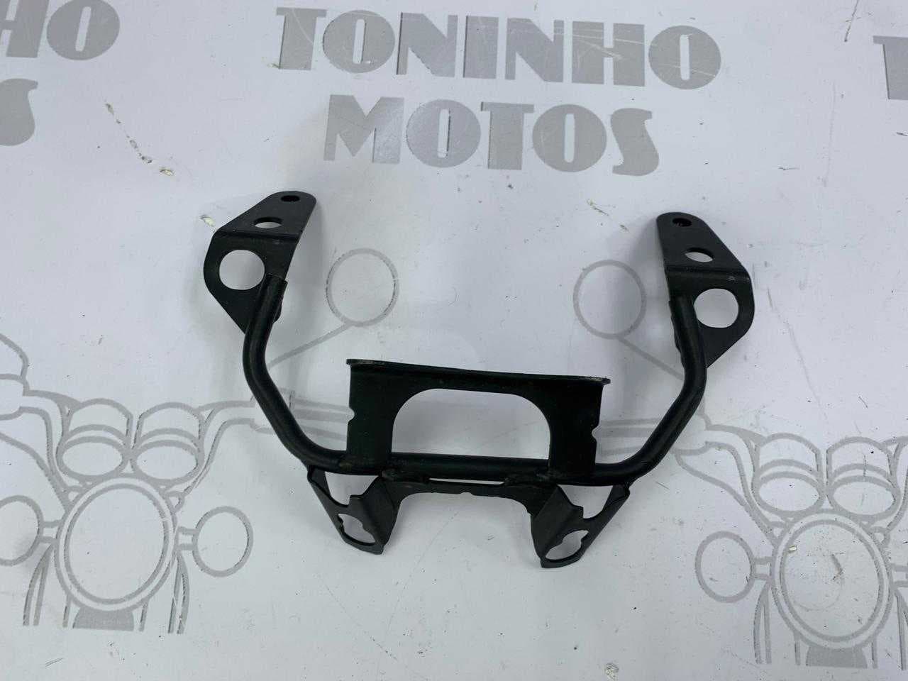 SUPORTE SUPERIOR DO FAROL HONDA SAHARA 300 2023/2024