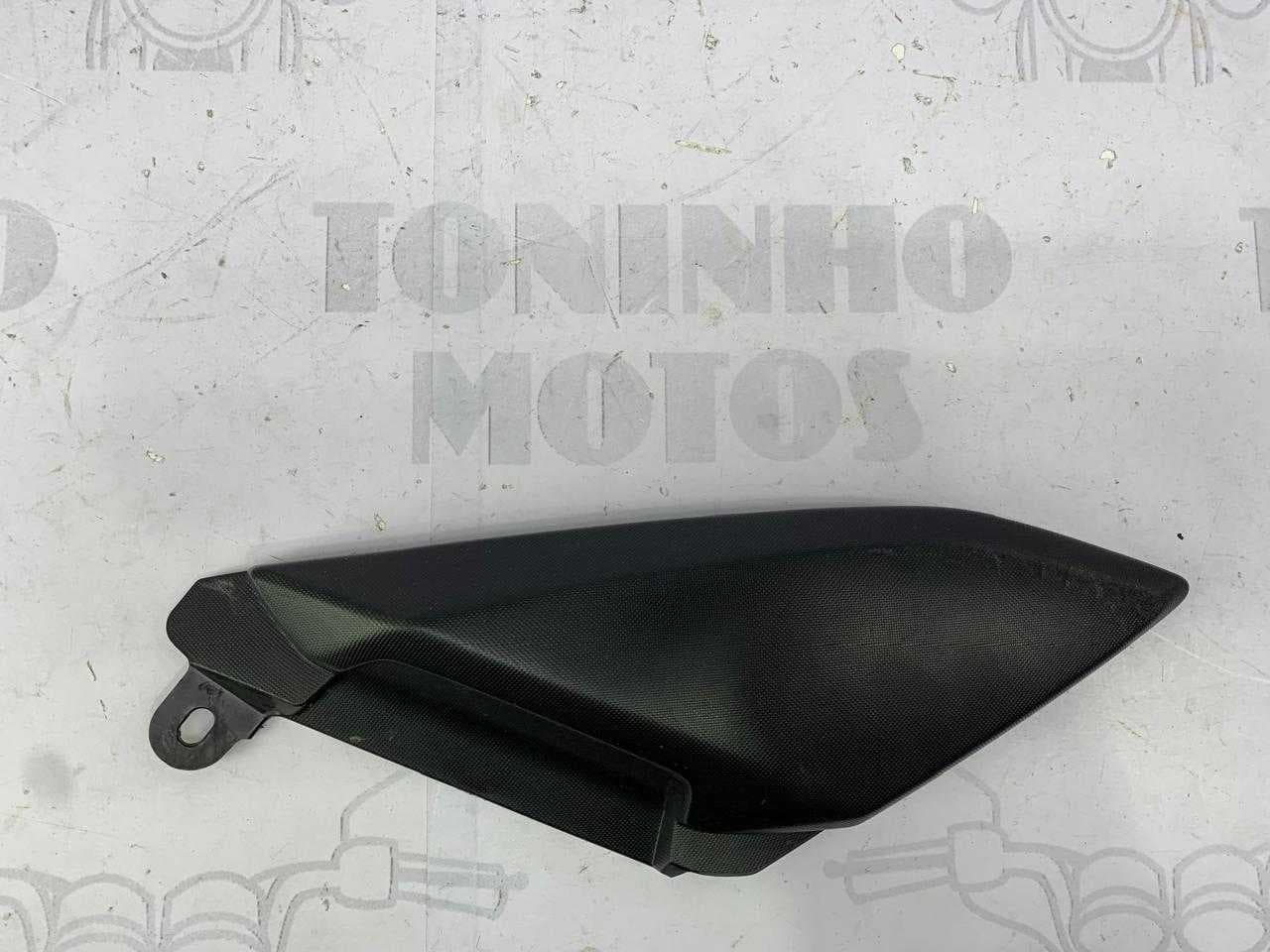 ACABAMENTO DA RABETA ESQUERDO YAMAHA N-MAX 160 2021/2022