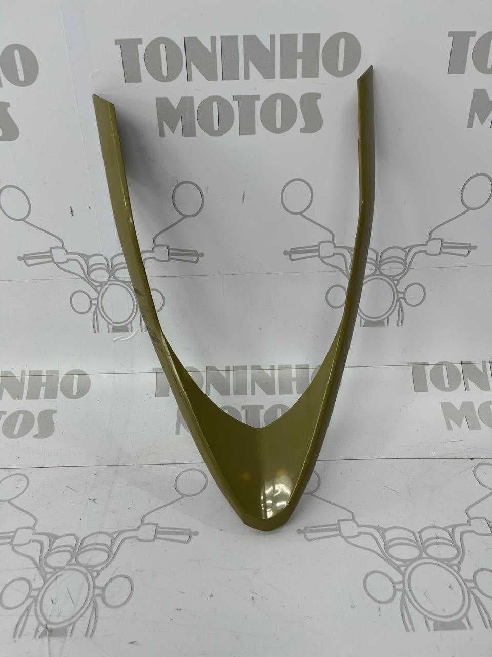 BICO FRONTAL DO FAROL YAMAHA CROSSER 150 2023 À 2025