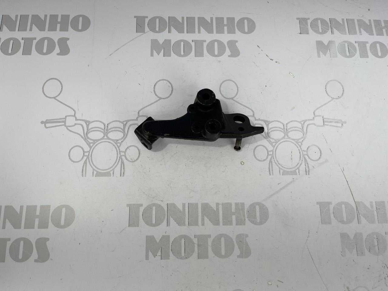 SUPORTE PEDALEIRA DIANTEIRA ESQUERDO YAMAHA XT660 2005