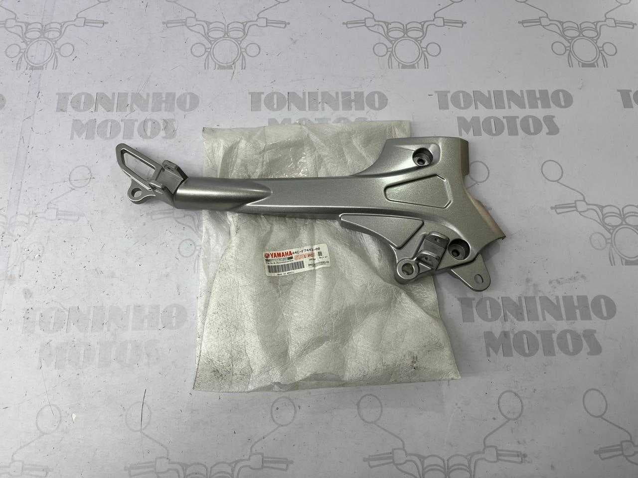 SUPORTE PEDALEIRA LADO DIREITO YAMAHA FAZER 250 2011 À 2017
