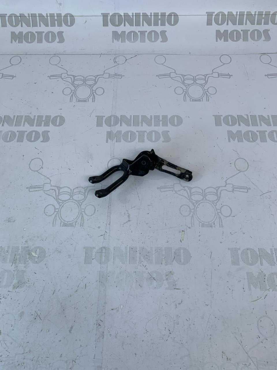 SUPORTE PEDALEIRA TRASEIRA DIREITO HONDA PCX 150 2013 Á 2015