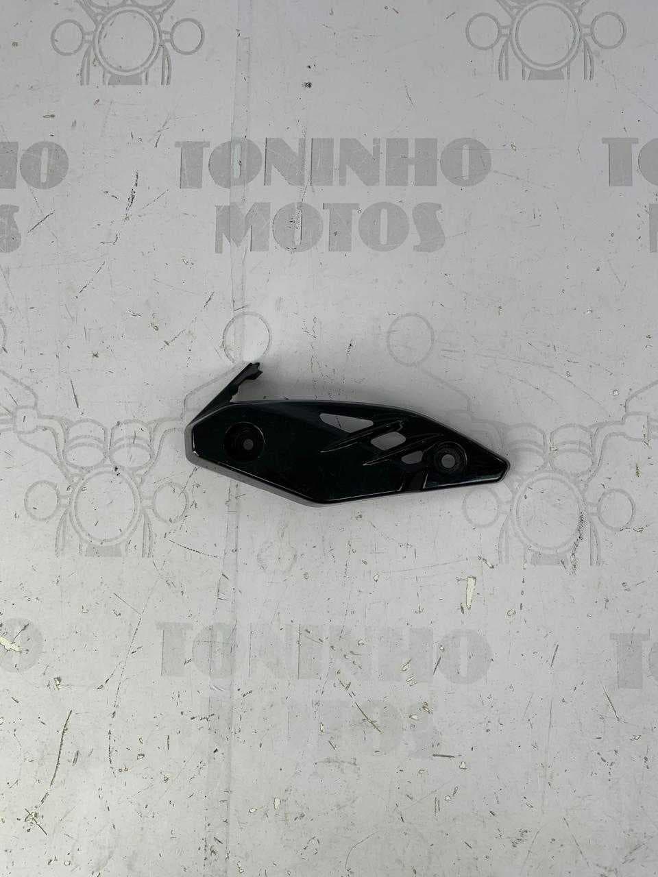 CARENAGEM ACABAMENTO FAROL DIREITO YAMAHA FAZER 250 2016