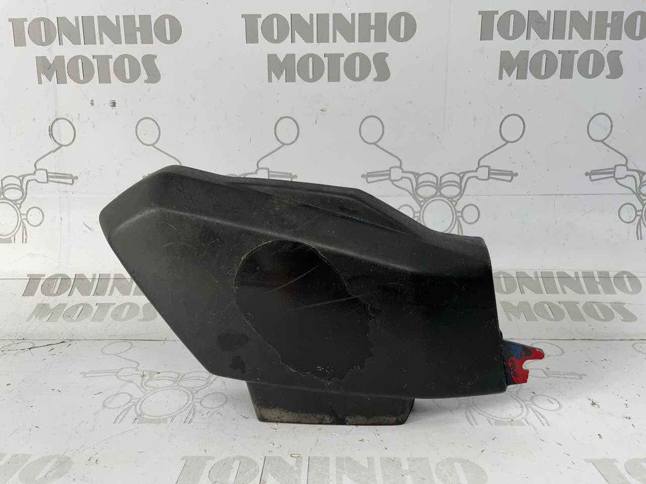 TAMPA LATERAL LADO DIREITO HONDA C100 DREAM 1992 Á 1998