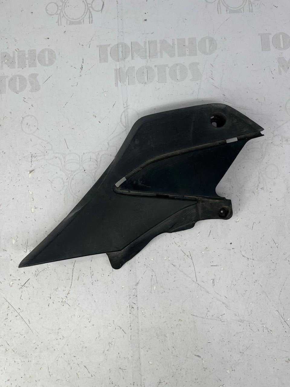 ACABAMENTO LATERAL DIREITO HONDA BROS 125 / BROS 150 2003