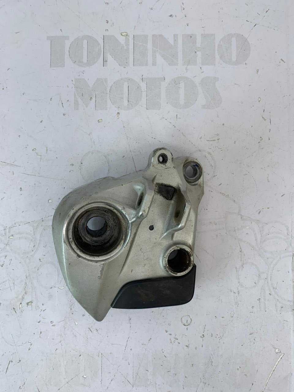 SUPORTE PEDALEIRA DIANTEIRA DIREITO HONDA XL700 TRANSALP
