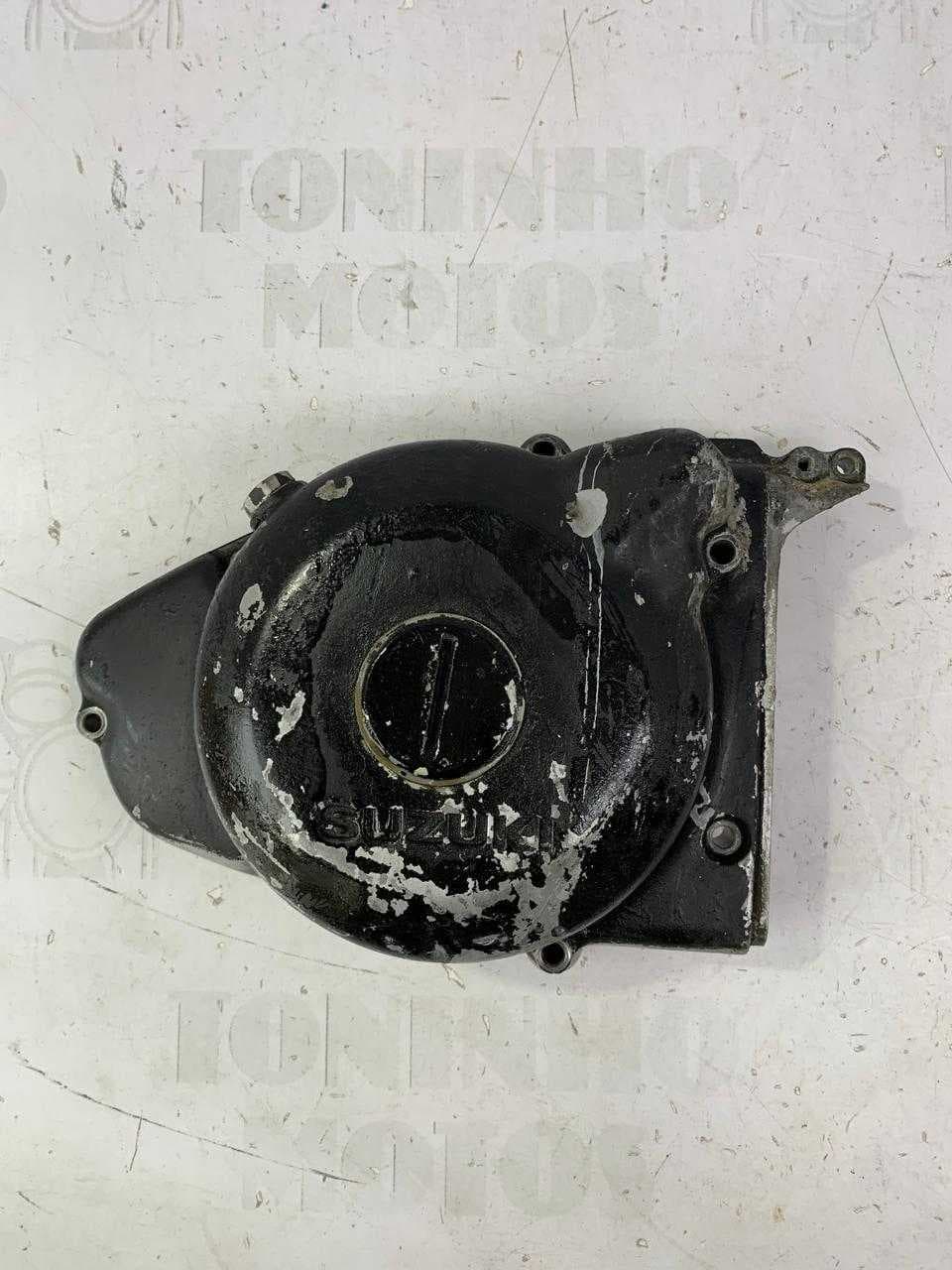 TAMPA DO MOTOR LADO ESQUERDO SUZUKI INTRUDER 250
