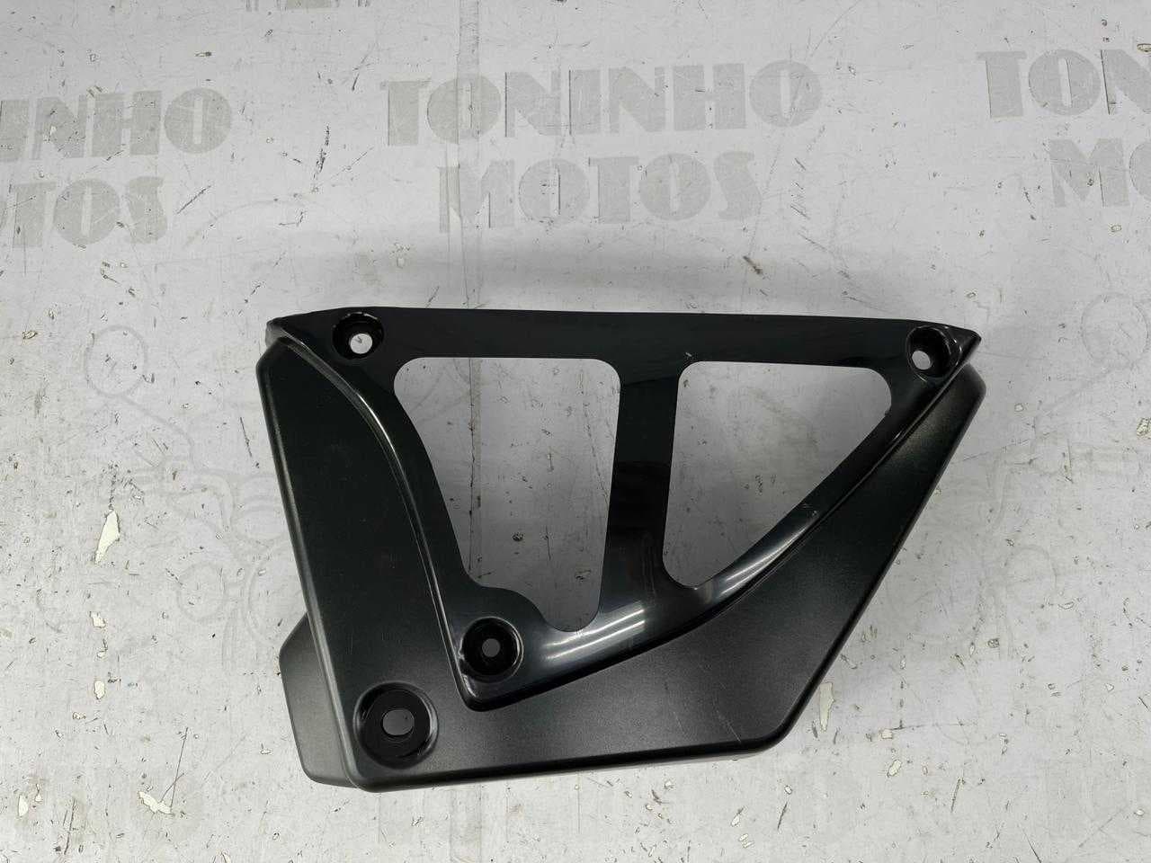 TAMPA LATERAL INFERIOR ESQUERDO HONDA TITAN 150 2004 À 2008