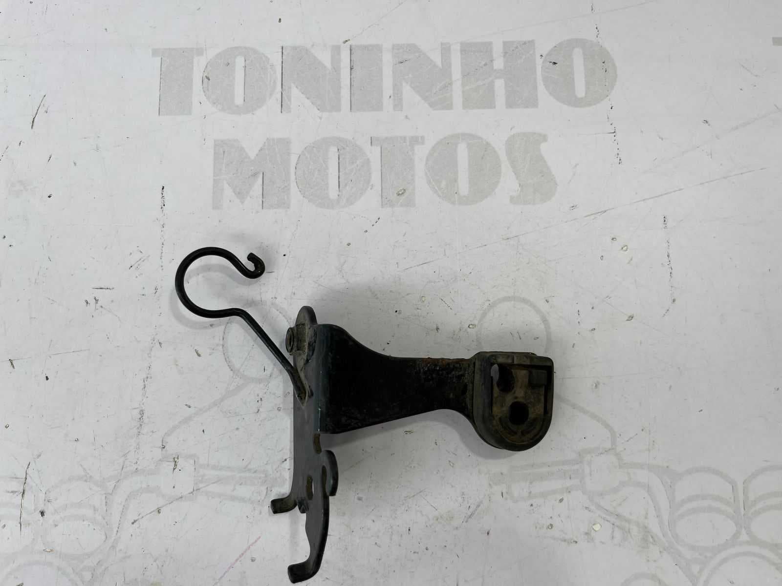 SUPORTE PISCA DIANTEIRO DIREITO HONDA BROS 125 / BROS 150