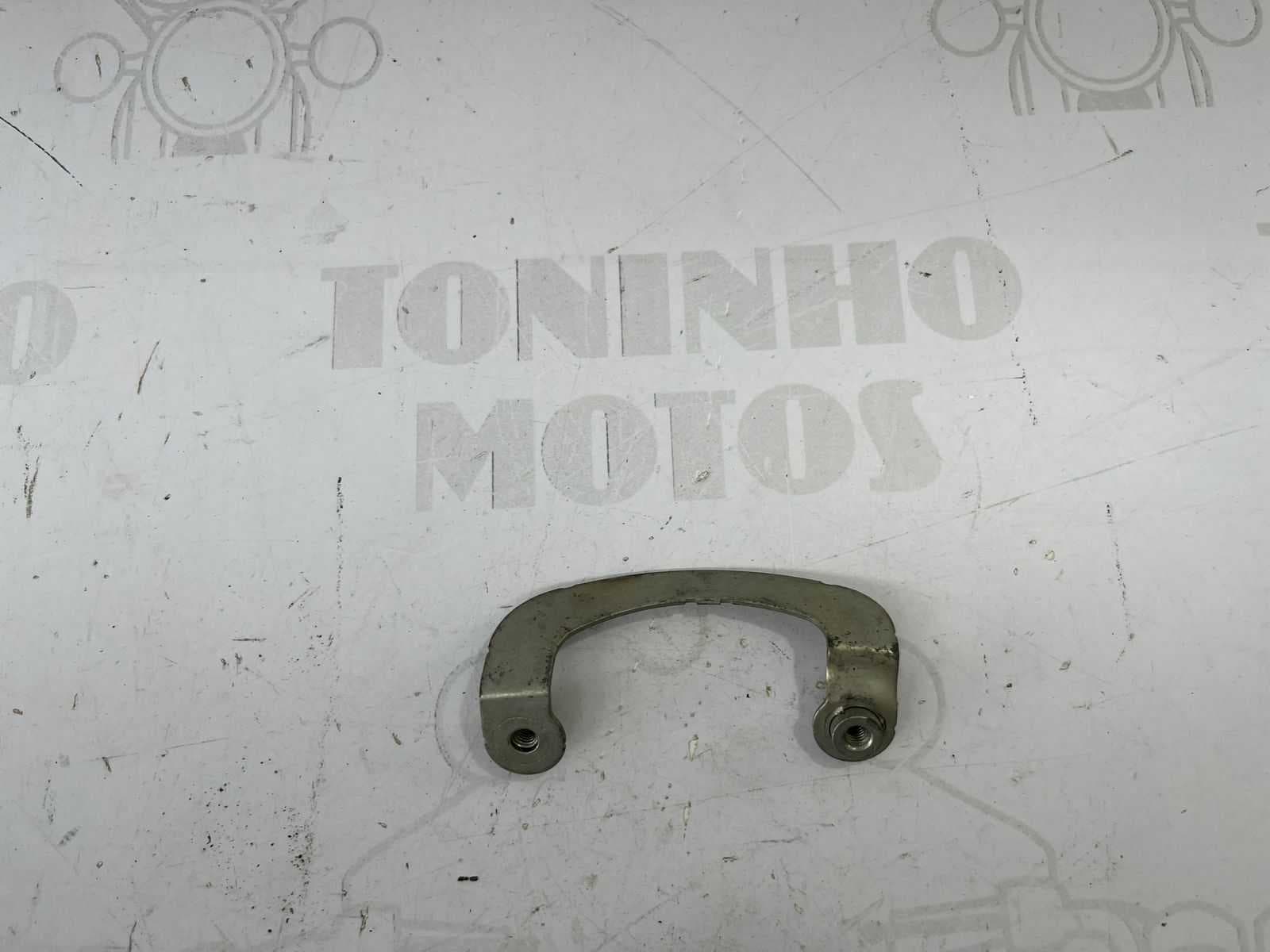 SUPORTE PARALAMA DIANTEIRO DIREITO HONDA FAN 125 2014/2015