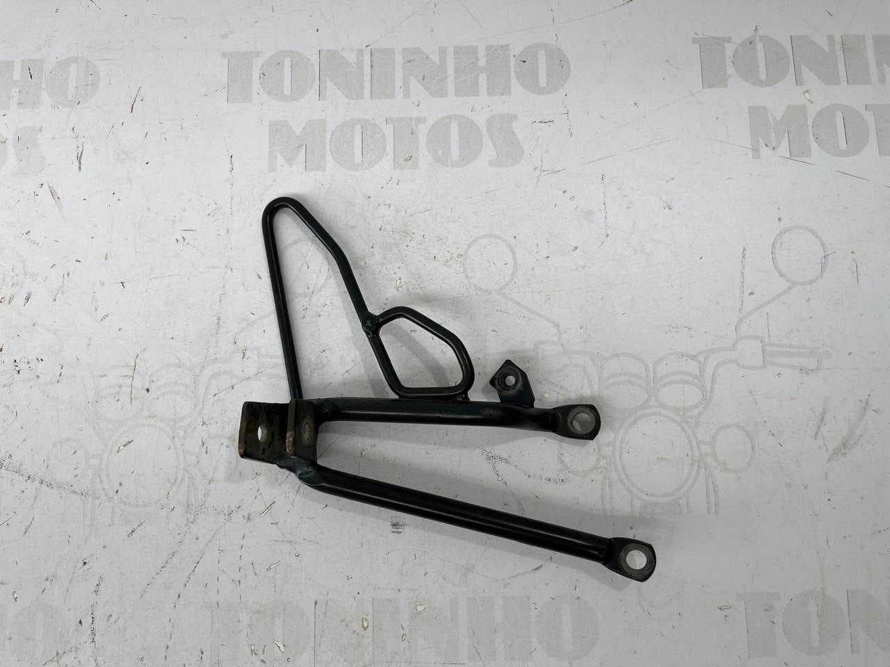 SUPORTE PEDALEIRA LADO DIREITO HONDA XRE 190 2024 / 2025