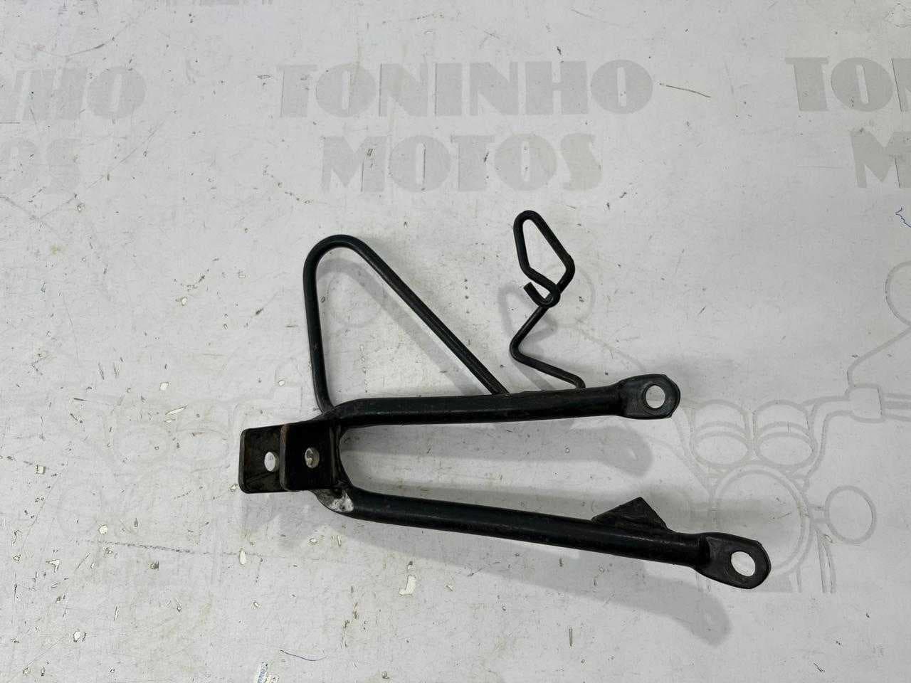 SUPORTE PEDALEIRA TRASEIRO LADO DIREITO HONDA BROS 150 2009