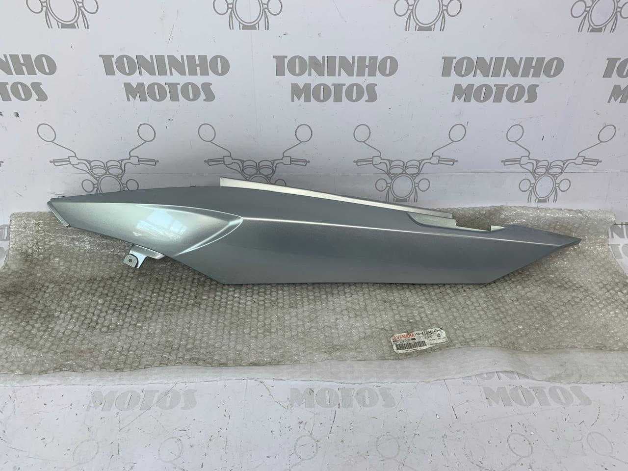TAMPA TRASEIRA LADO ESQUERDO YAMAHA NEO 2012 - PRATA