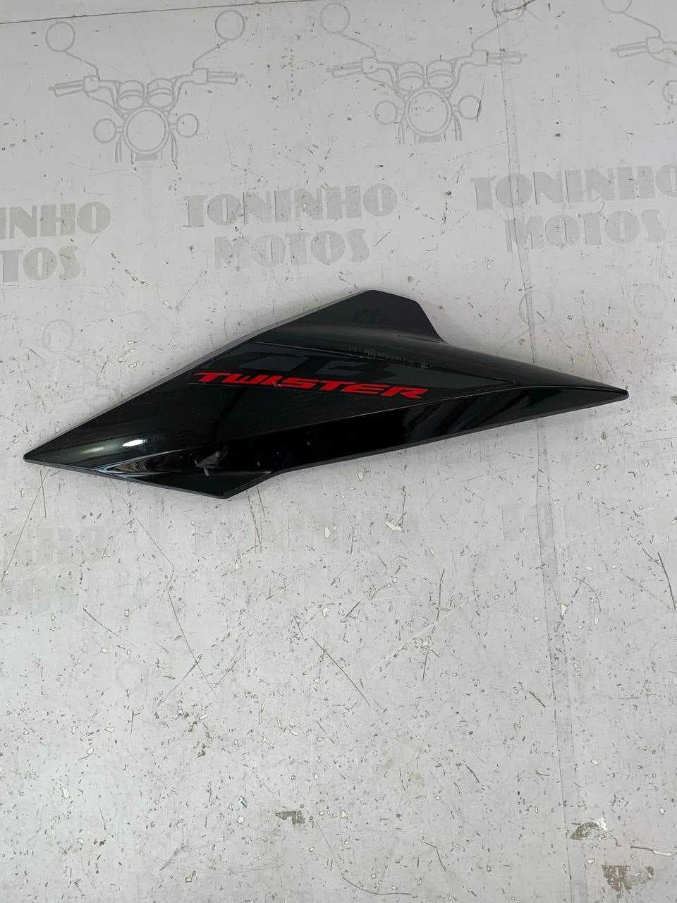 ABA DE TANQUE LADO ESQUERDO HONDA CB 300F 2023