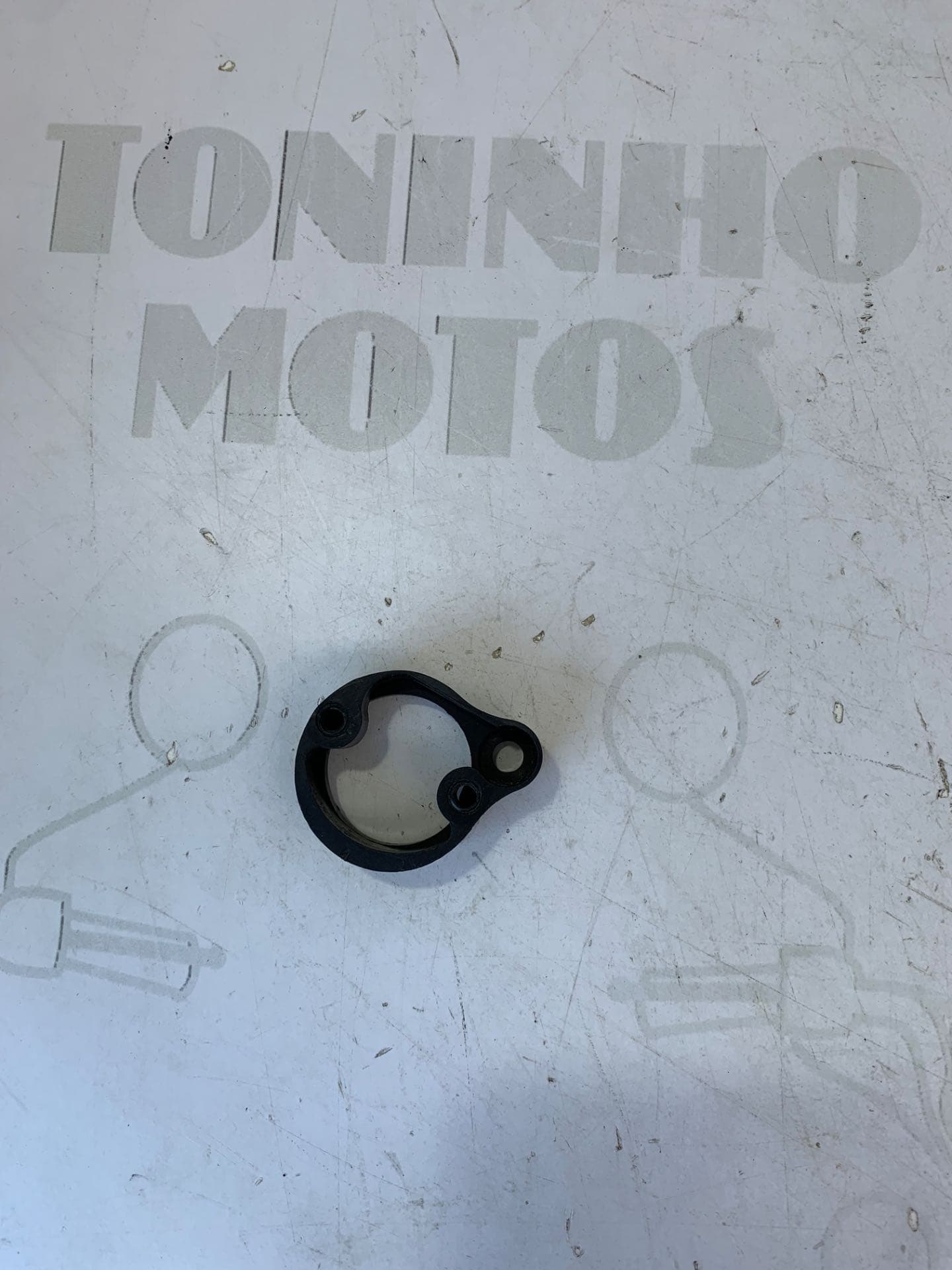 BASE SUPORTE FIXAÇÃO CHAVE IGNIÇÃO YAMAHA DT 180 1982 Á 1984
