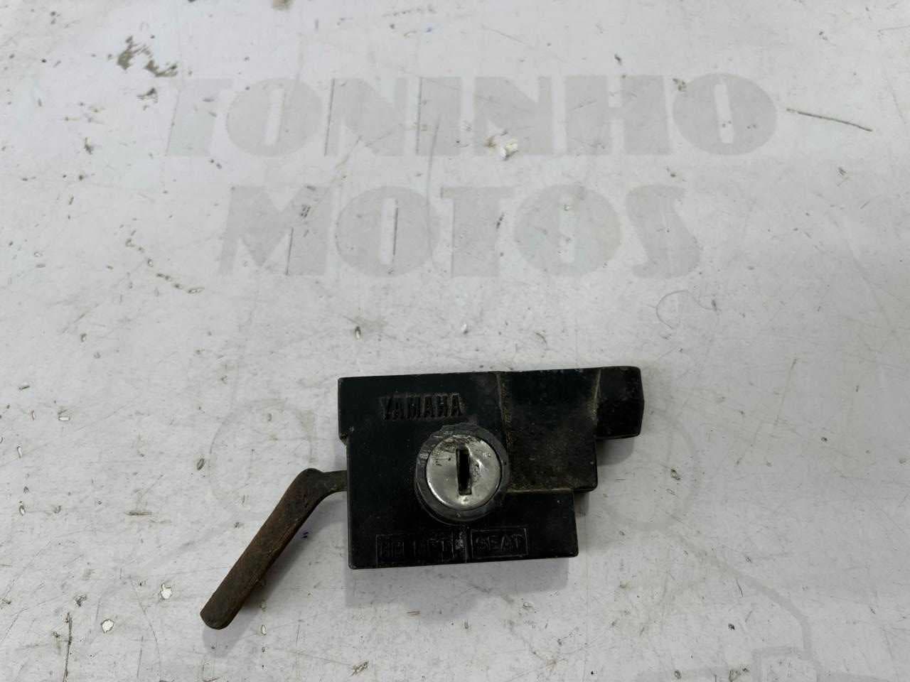 TRAVA BANCO LADO DIREITO YAMAHA RD 350 1986 Á 1993
