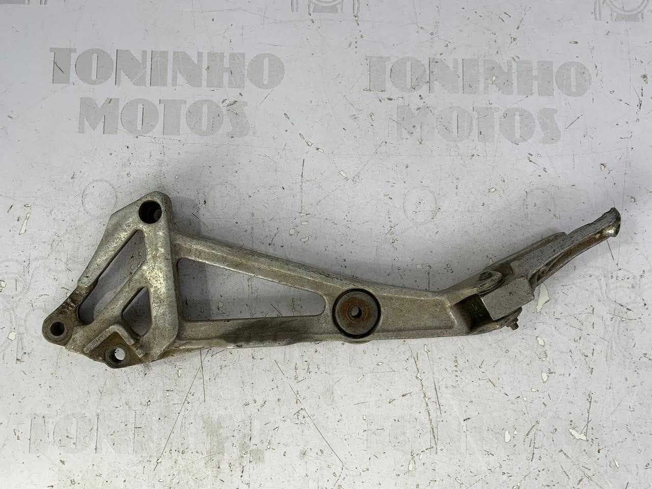 SUPORTE PEDALEIRA ESQUERDO YAMAHA RD 350 1986 Á 1993