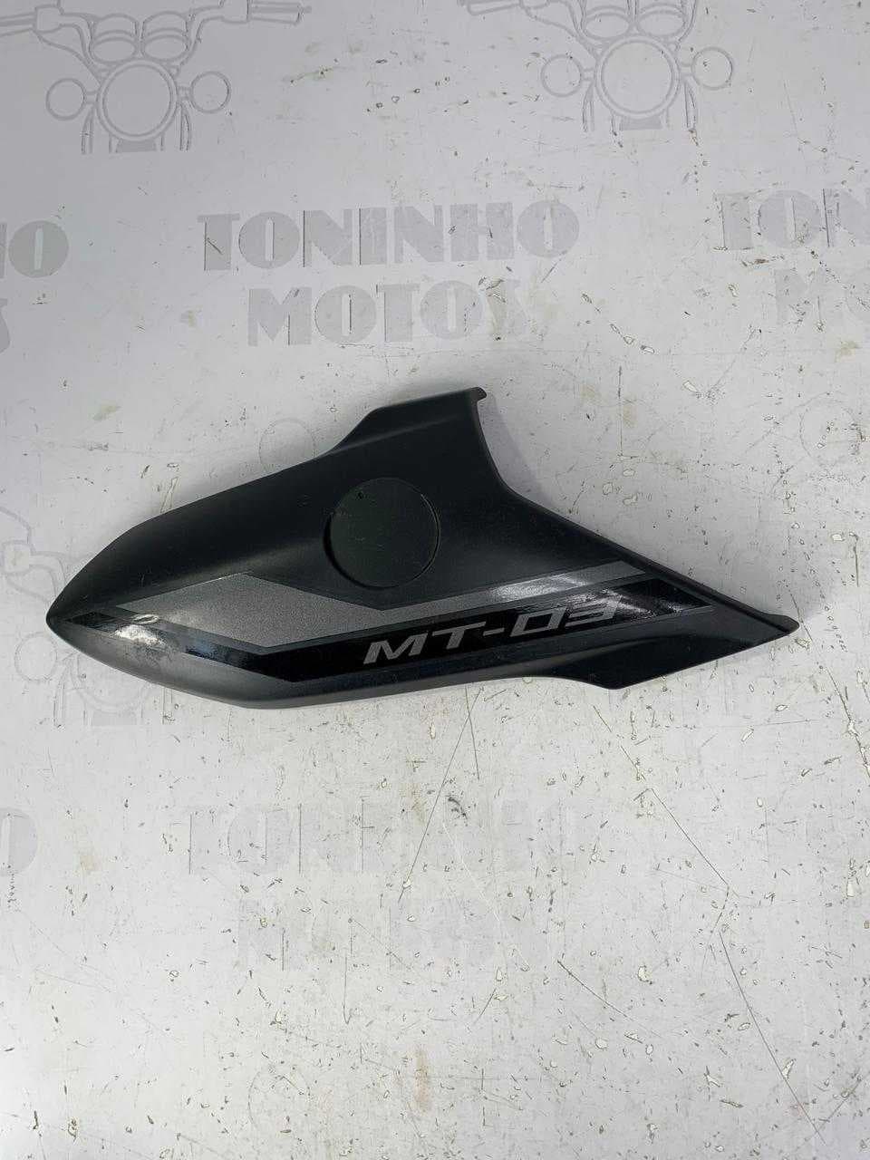 ABA DE TANQUE LADO DIREITO YAMAHA MT 03 2021/2022
