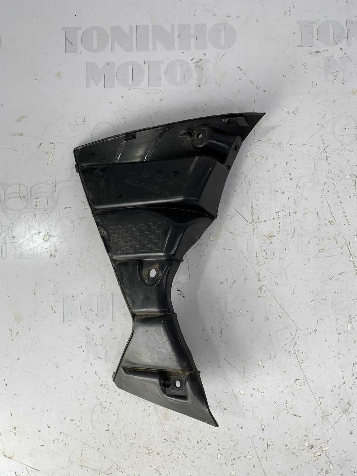ABA INFERIOR DO TANQUE ESQUERDO YAMAHA FAZER 250 2011 Á 2015