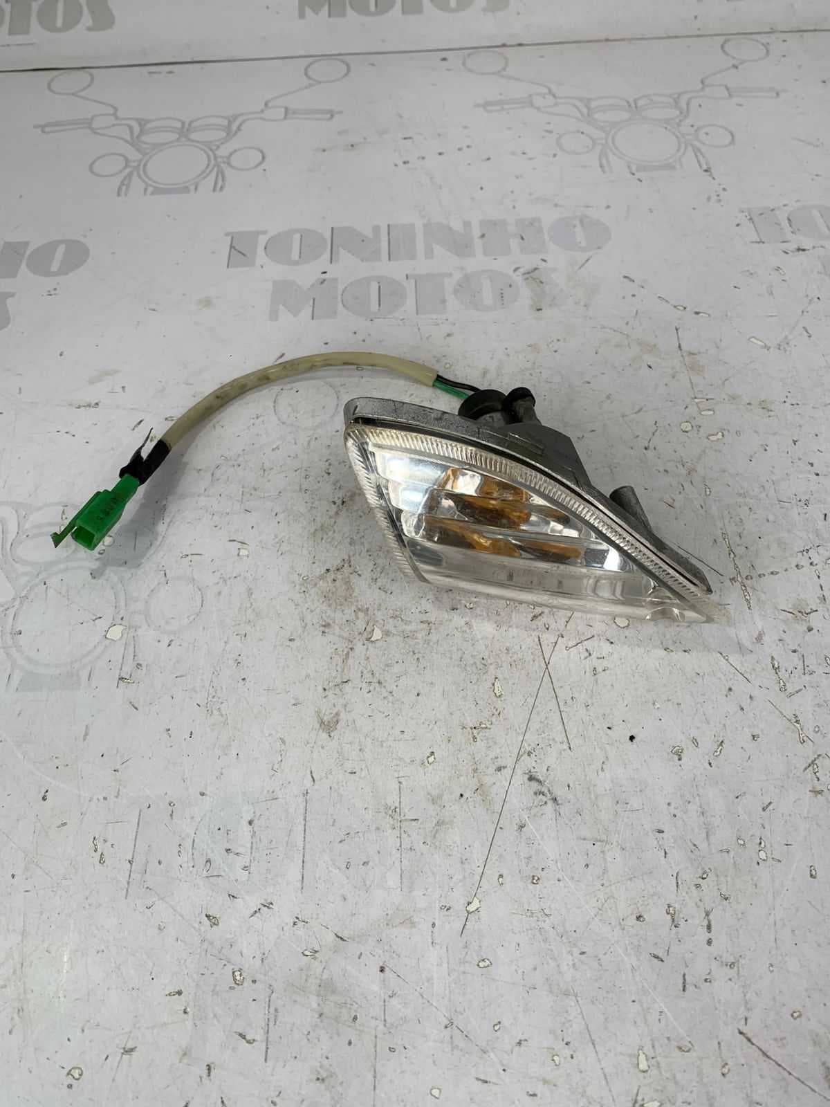 PISCA DIANTEIRO LADO DIREITO SUZUKI BURGMAN 125 AN