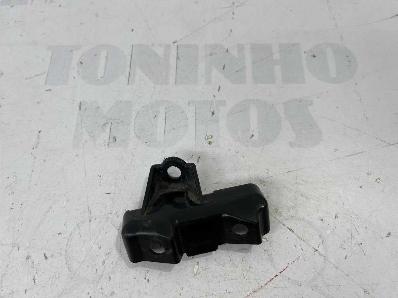 TRAVA DO PORTA LUVA LADO ESQUERDO HONDA PCX 150 2013 À 2015