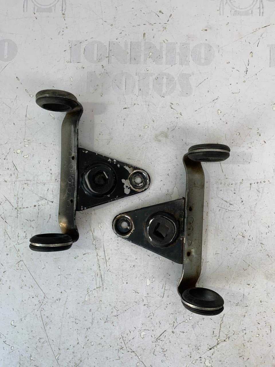 JOGO DE SUPORTE DO FAROL SUZUKI INTRUDER 250