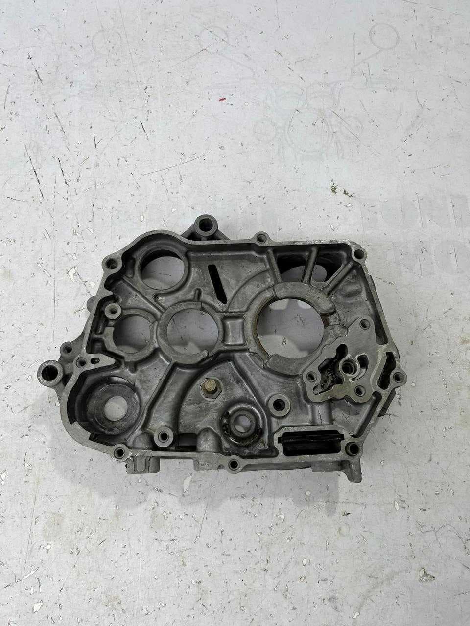 BLOCO MOTOR LADO DIREITO HONDA BIZ 100 1998 / BIZ 100 2013