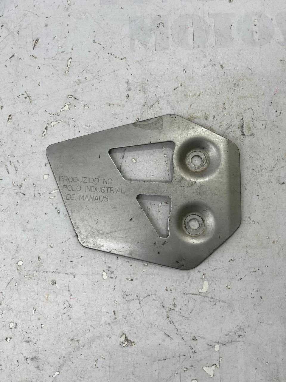 ACABAMENTO CHASSI LADO DIREITO YAMAHA XT 660 2005 Á 2008