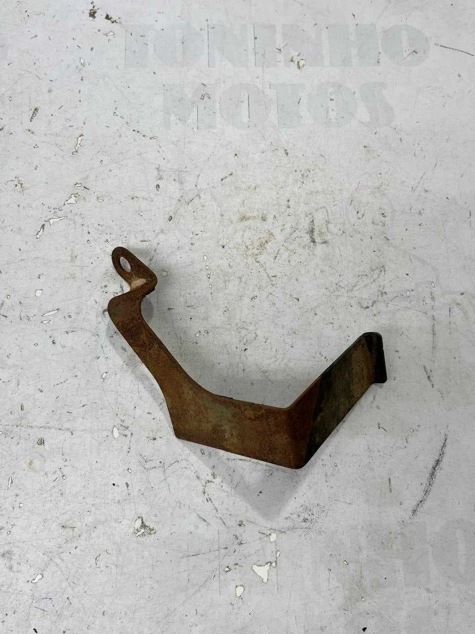 PRESILHA / TRAVA BATERIA HONDA BROS 125 2003 / BROS 150 2003